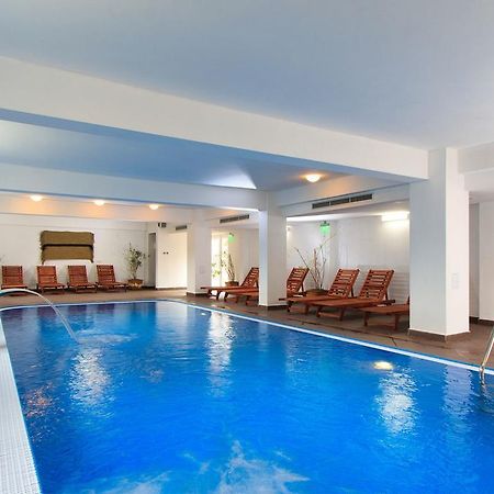 Hotel Domnitei Călimăneşti Exteriör bild