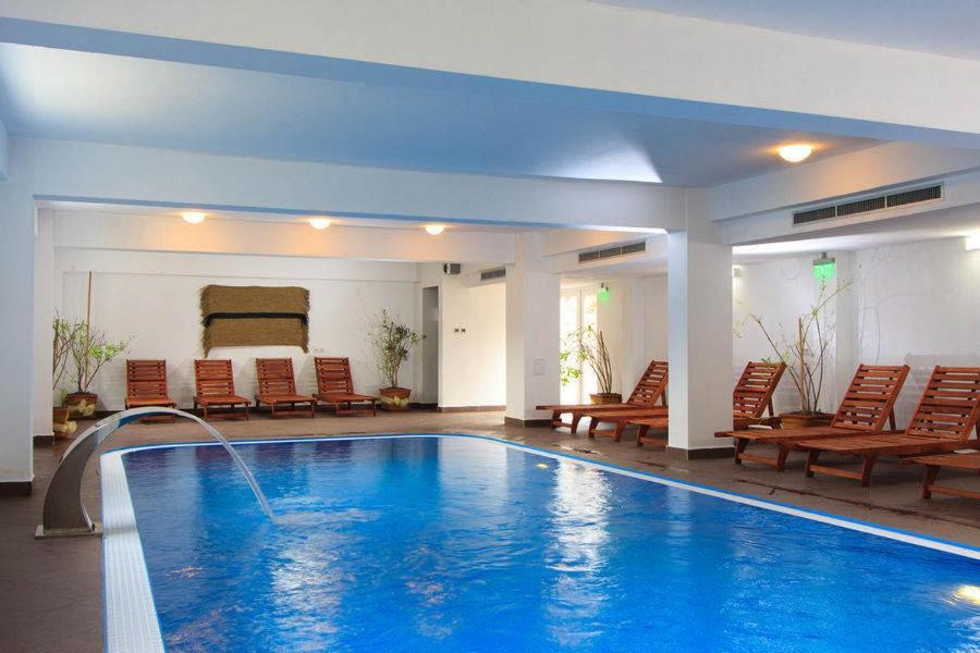 Hotel Domnitei Călimăneşti Exteriör bild