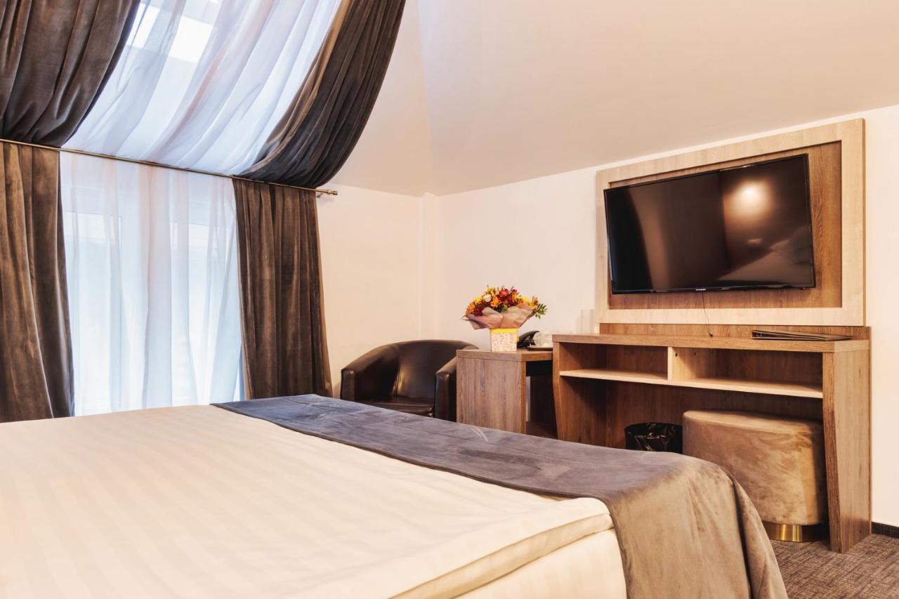 Hotel Domnitei Călimăneşti Exteriör bild
