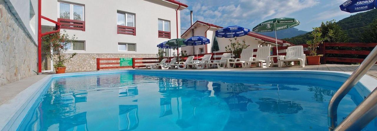Hotel Domnitei Călimăneşti Exteriör bild