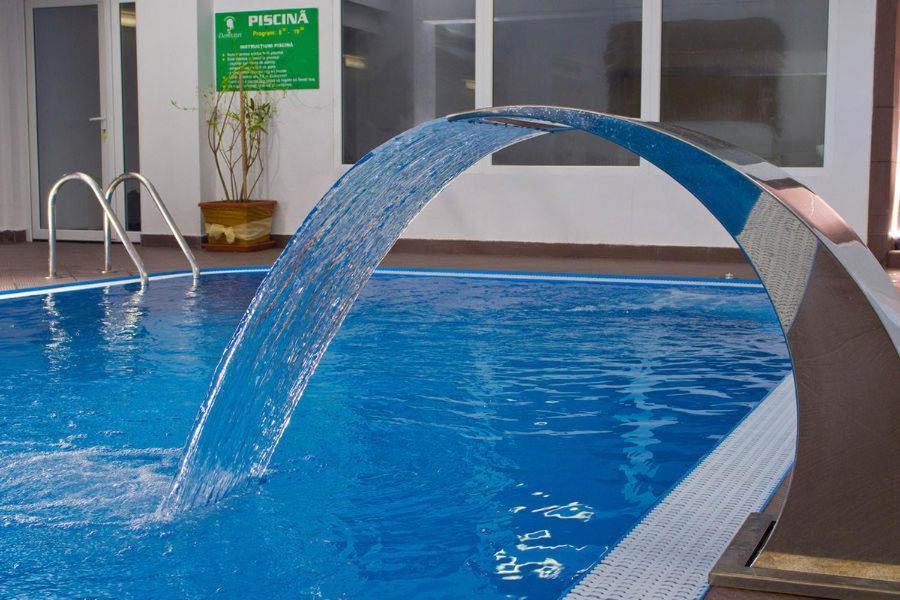 Hotel Domnitei Călimăneşti Exteriör bild