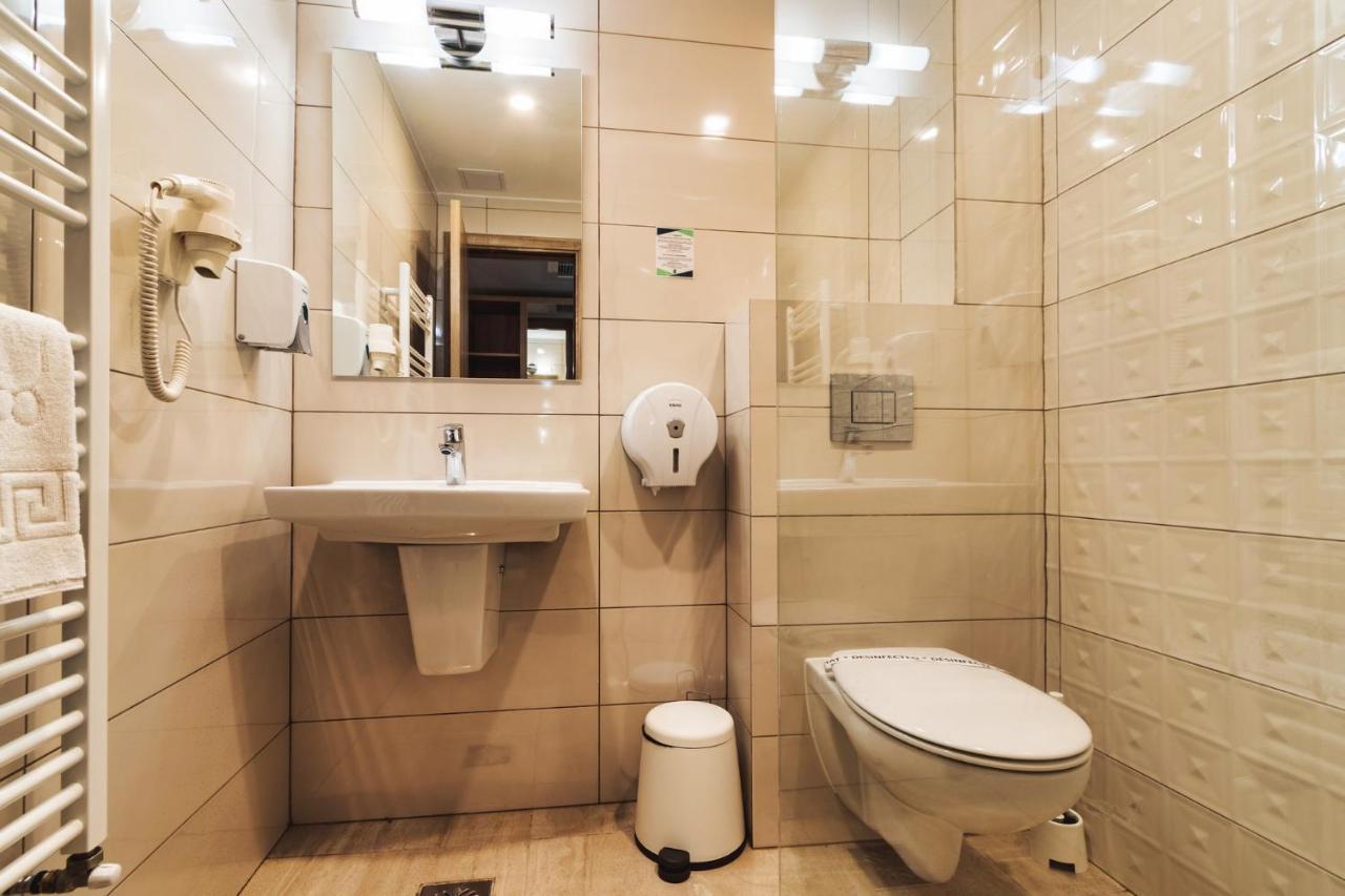 Hotel Domnitei Călimăneşti Exteriör bild