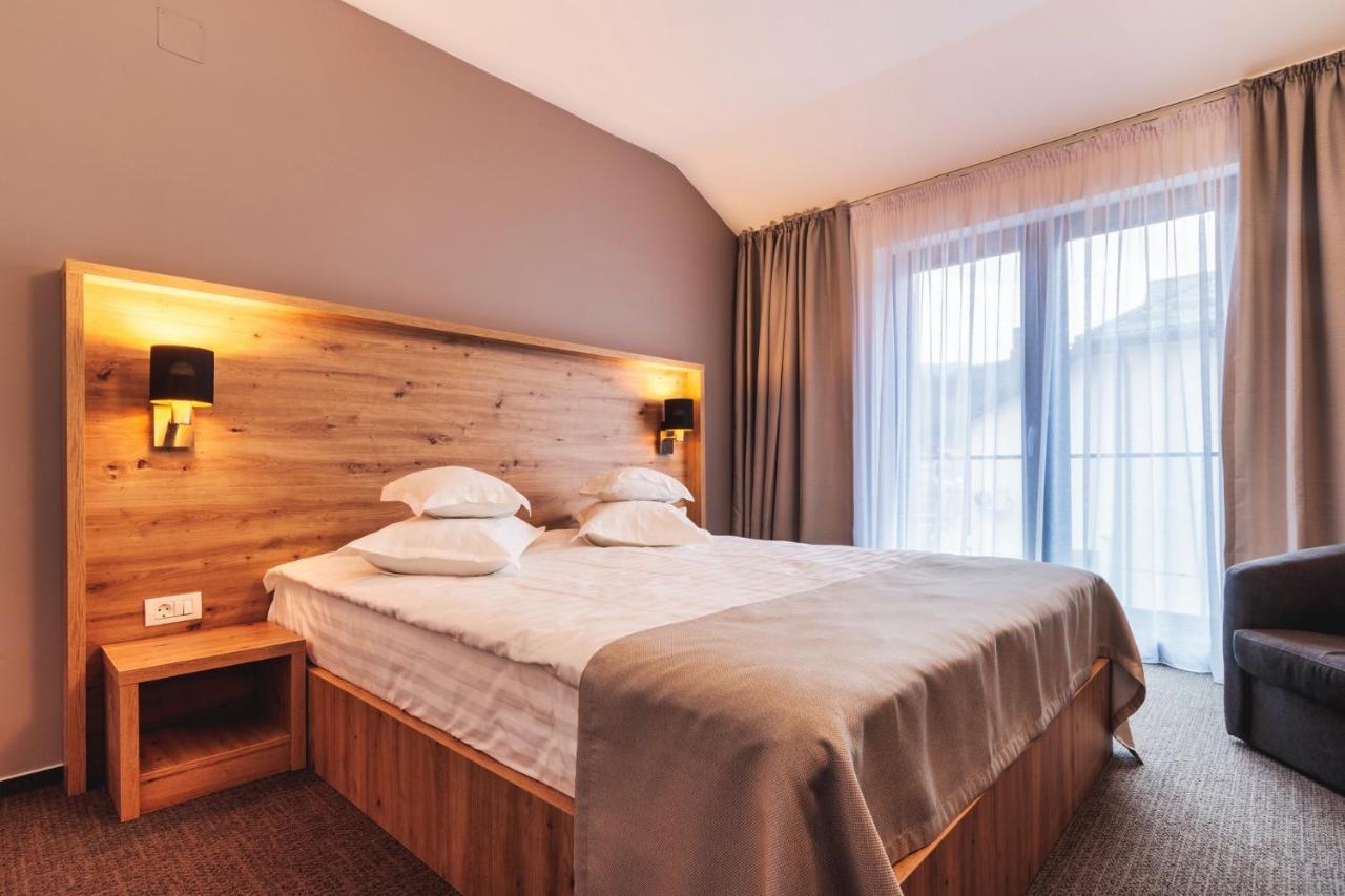 Hotel Domnitei Călimăneşti Exteriör bild